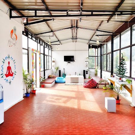 Hostel Cozy Beds Rishikesh Exterior photo
